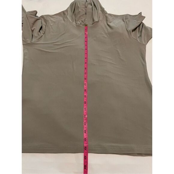 NWT Faded Green Real Essentials hoodie - Picture 4 of 5